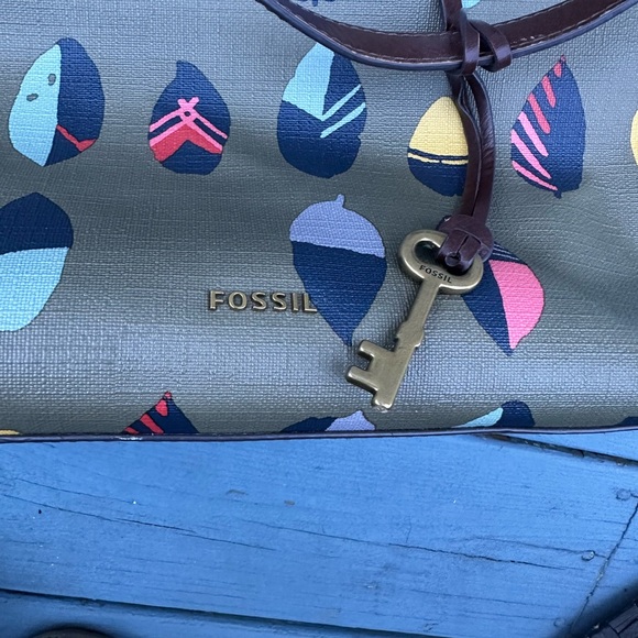 Fossil Key Feather Print Coated Canvas Tote Bag - Picture 2 of 14